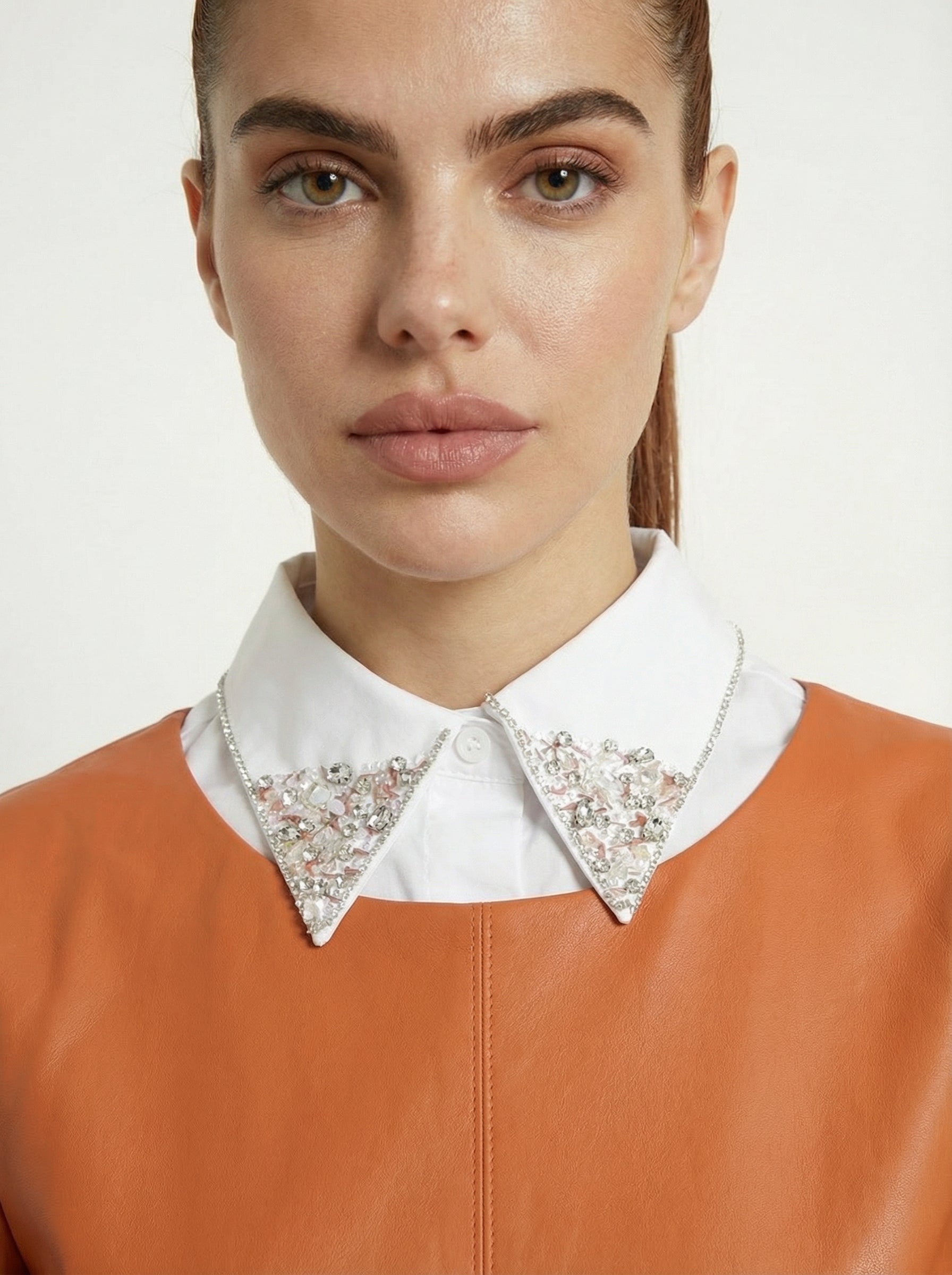 CAMICIA IN POPELINE CON COLLETTO IN STRASS