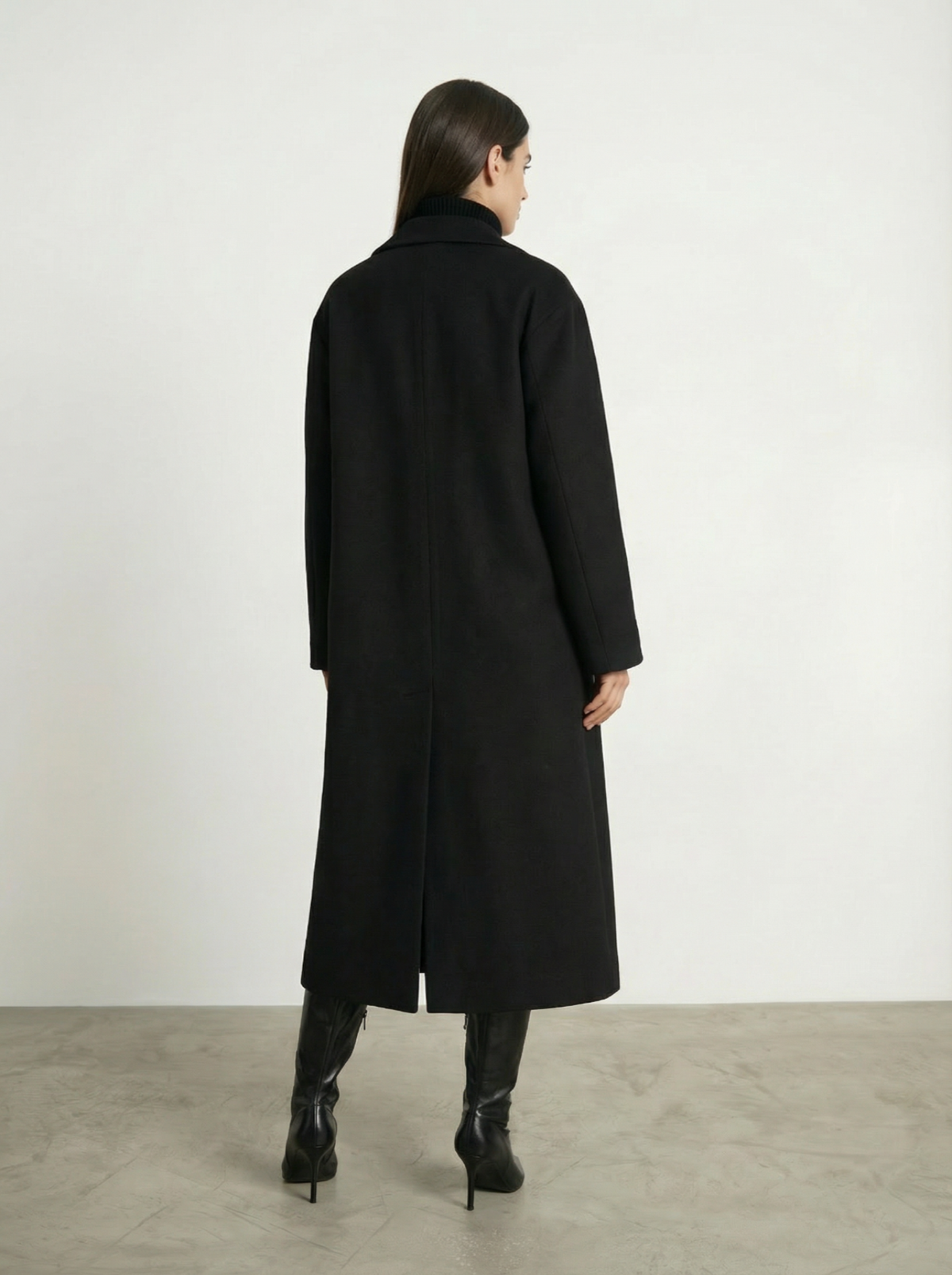 CAPPOTTO LUNGO CON CHIUSURA A BOTTONE