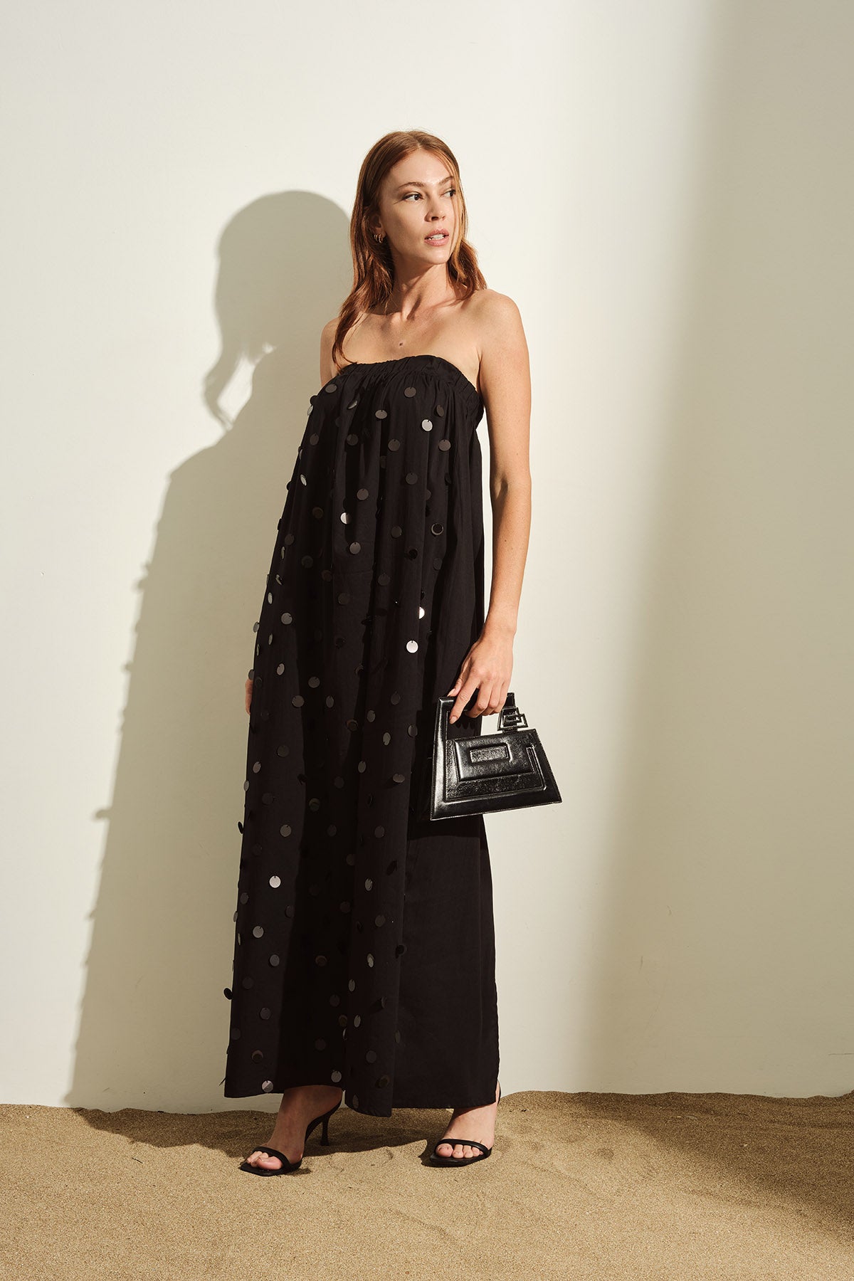ABITO CON MAXI PAILLETTES TON SUR TON
