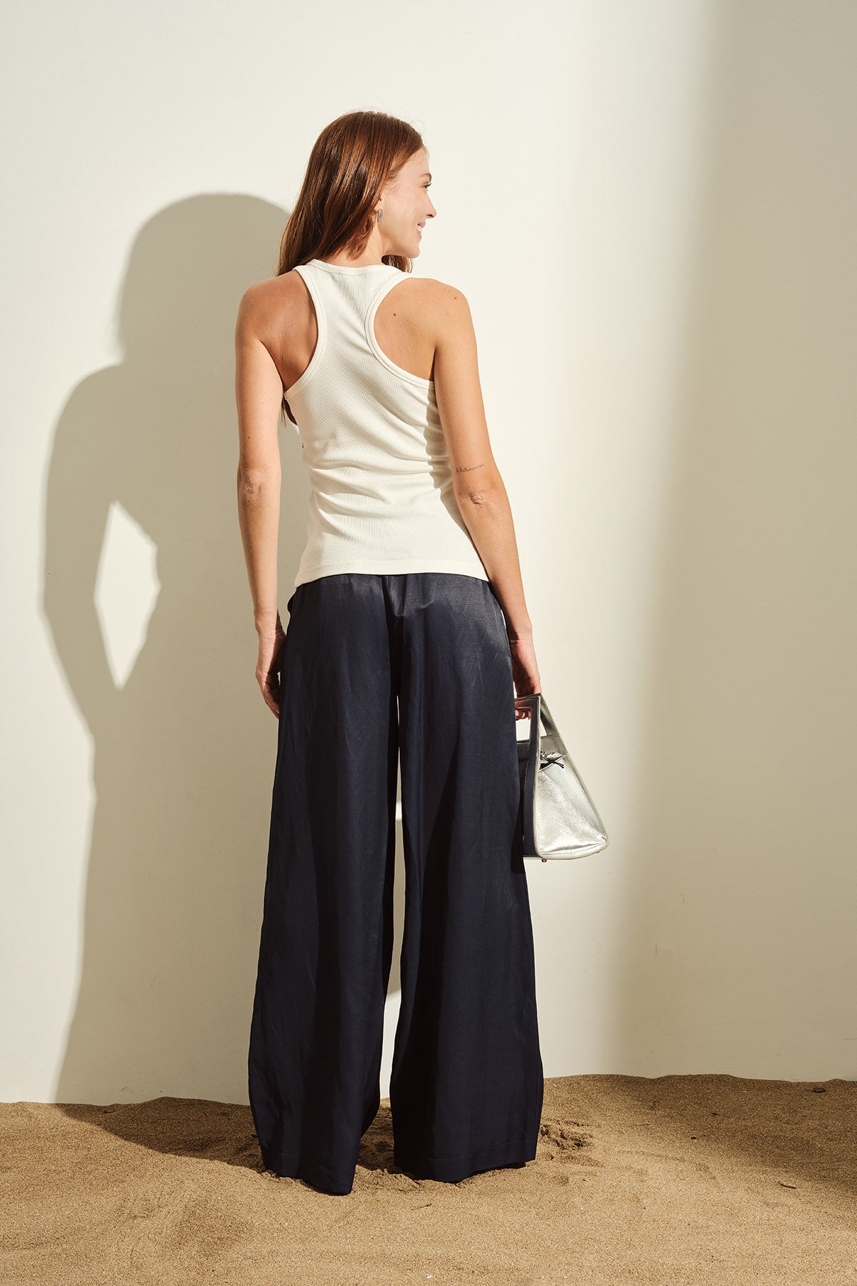 PANTALONE CON EFFETTO LUCIDO