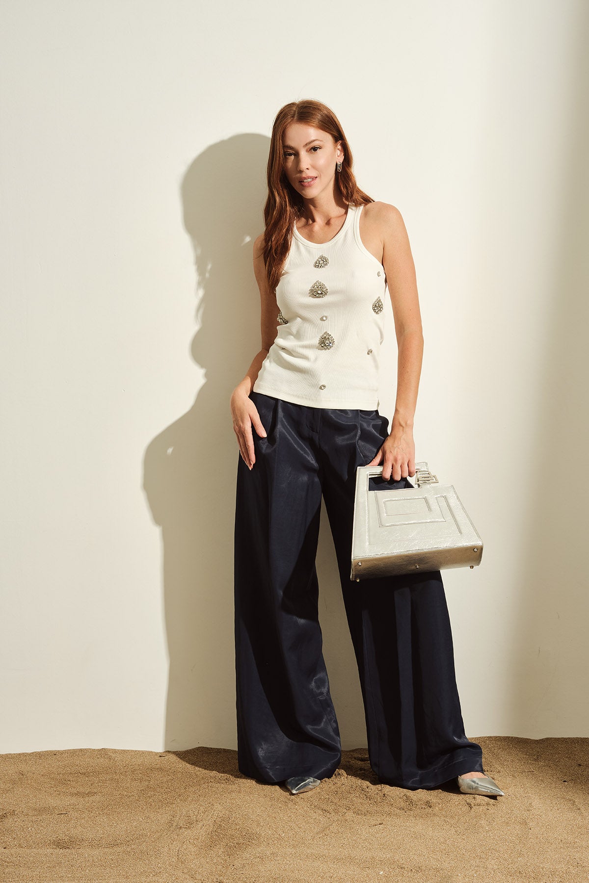 PANTALONE CON EFFETTO LUCIDO