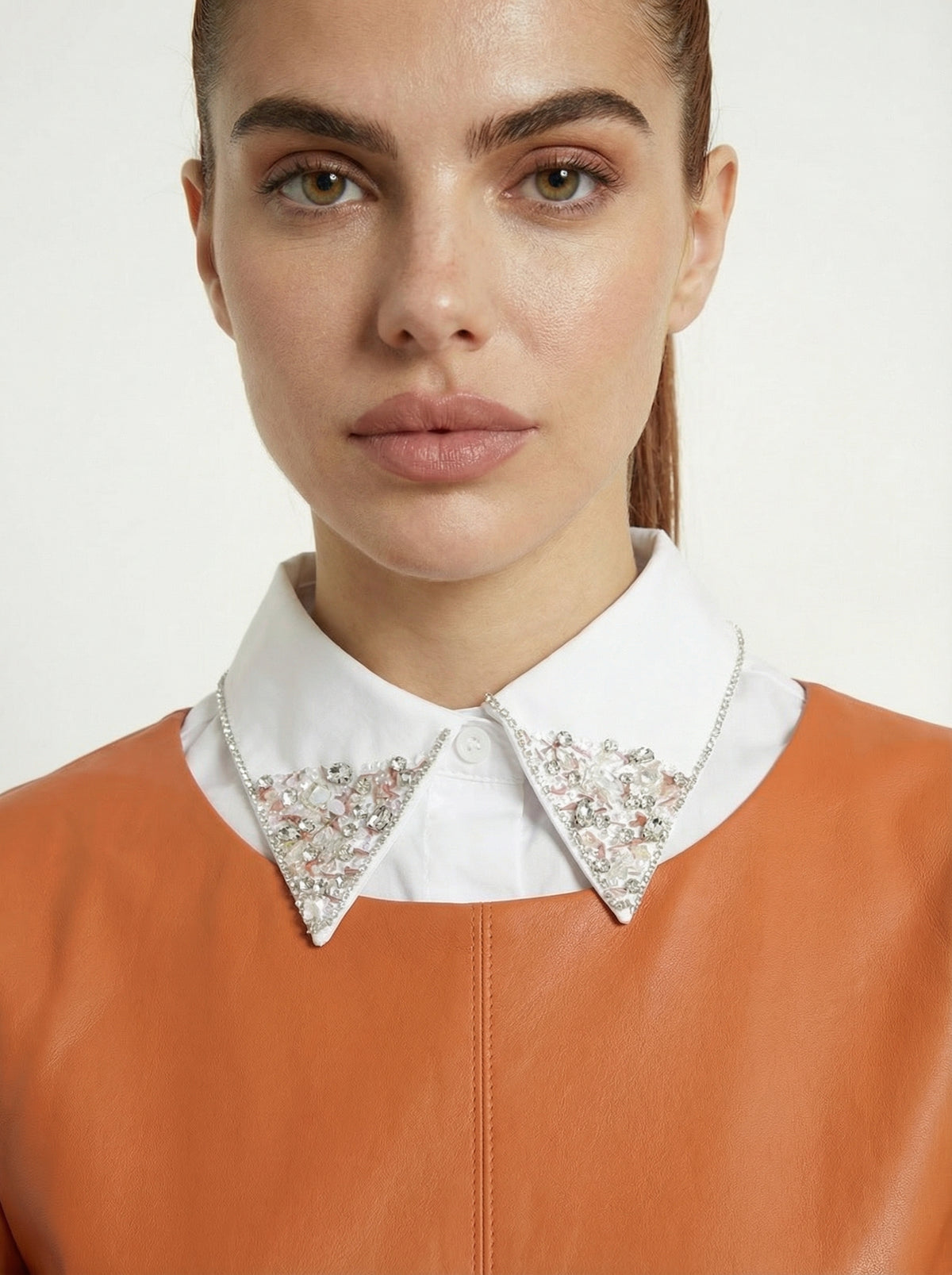 CAMICIA IN POPELINE CON COLLETTO IN STRASS