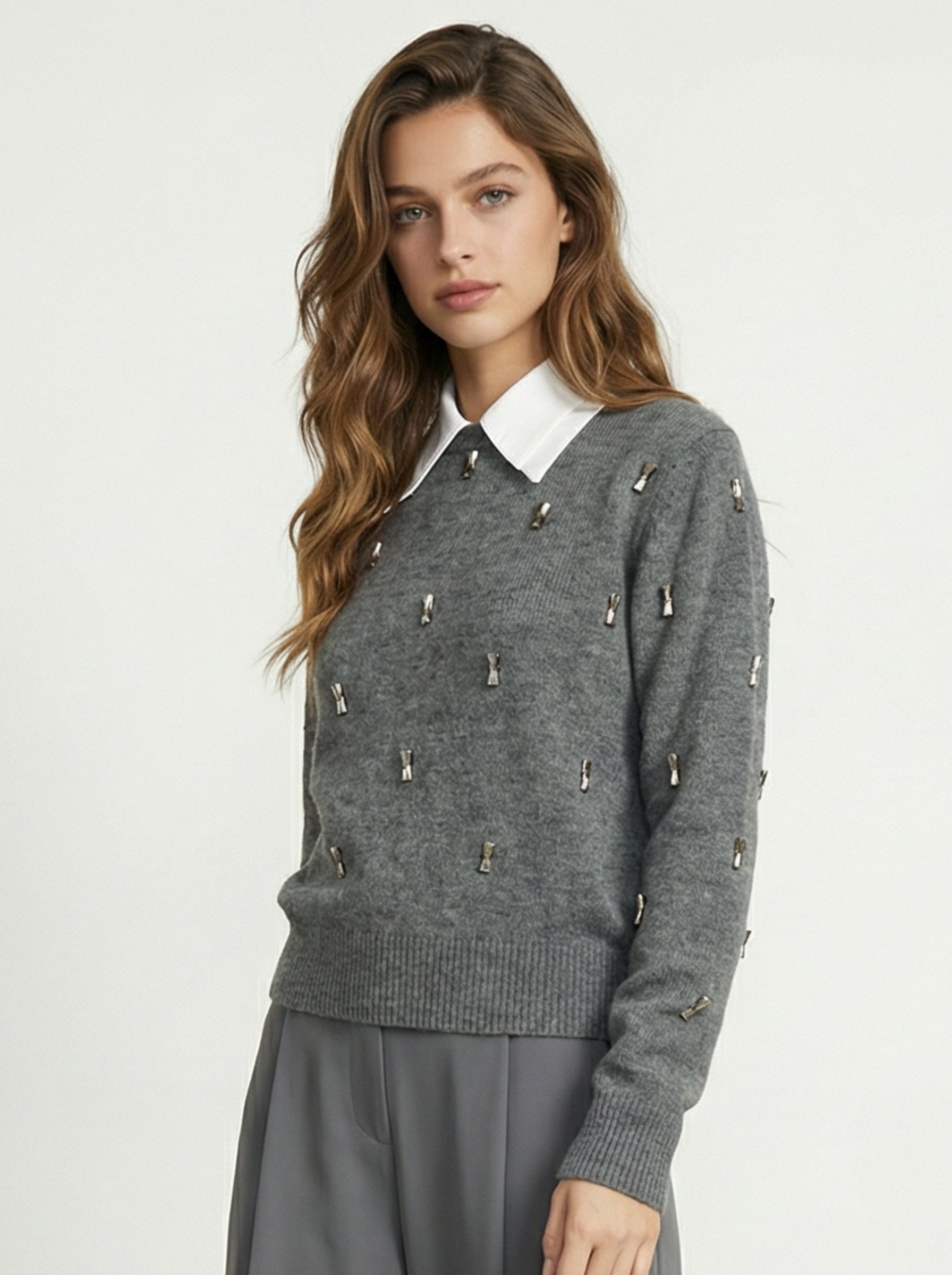 MAGLIONE CON APPLICAZIONI GIOIELLO ALL-OVER