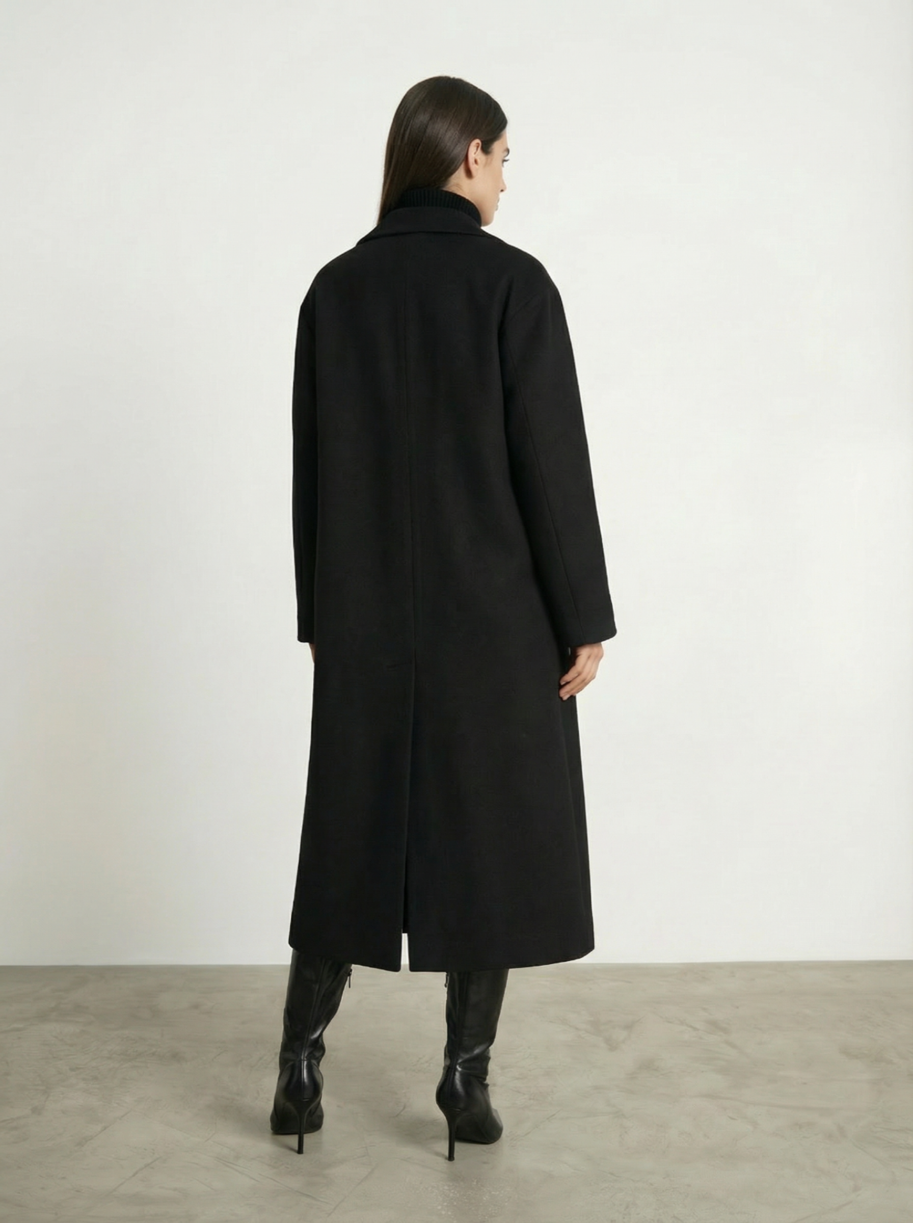 CAPPOTTO LUNGO CON CHIUSURA A BOTTONE