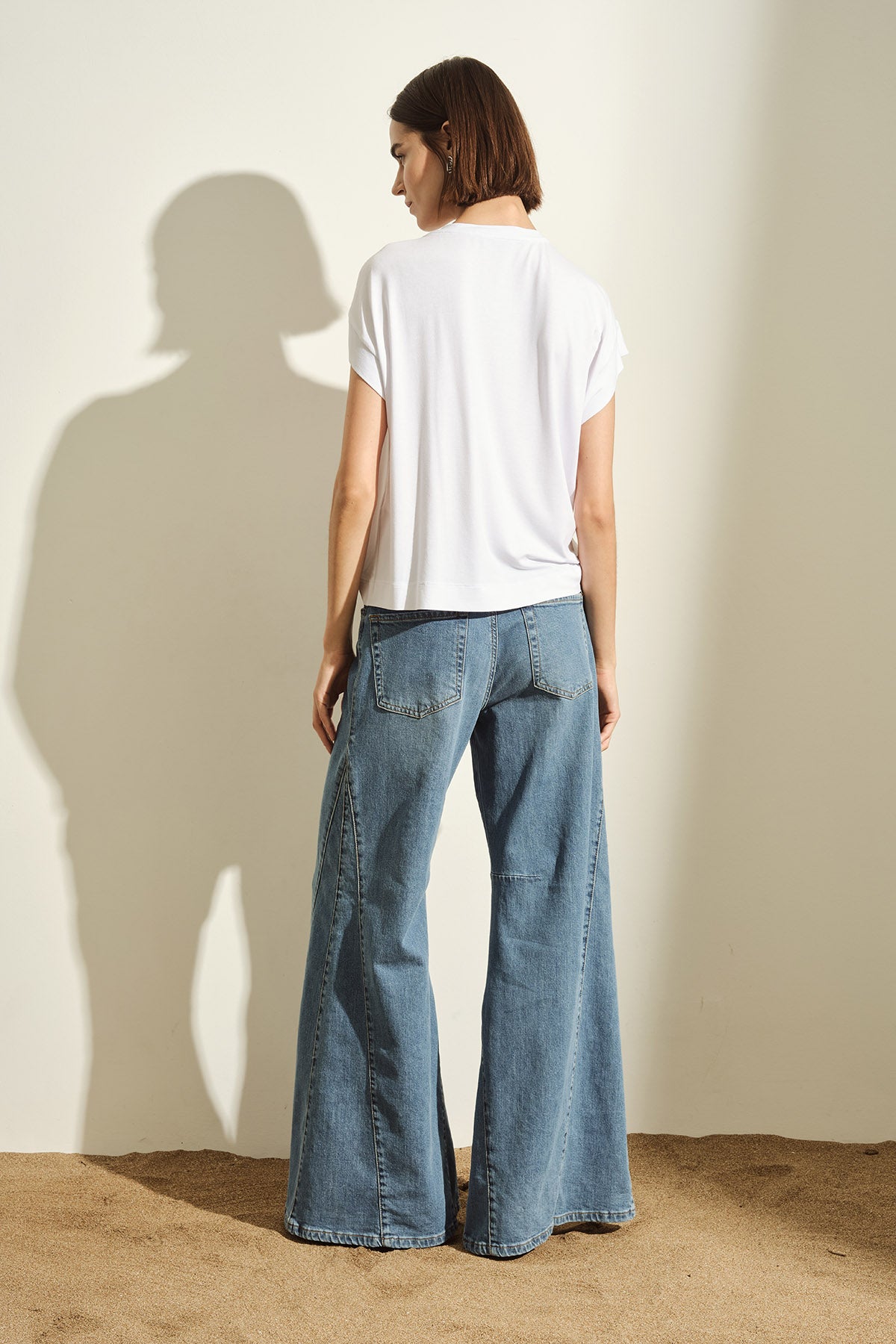 PANTALONE IN DENIM CON GAMBA AMPIA