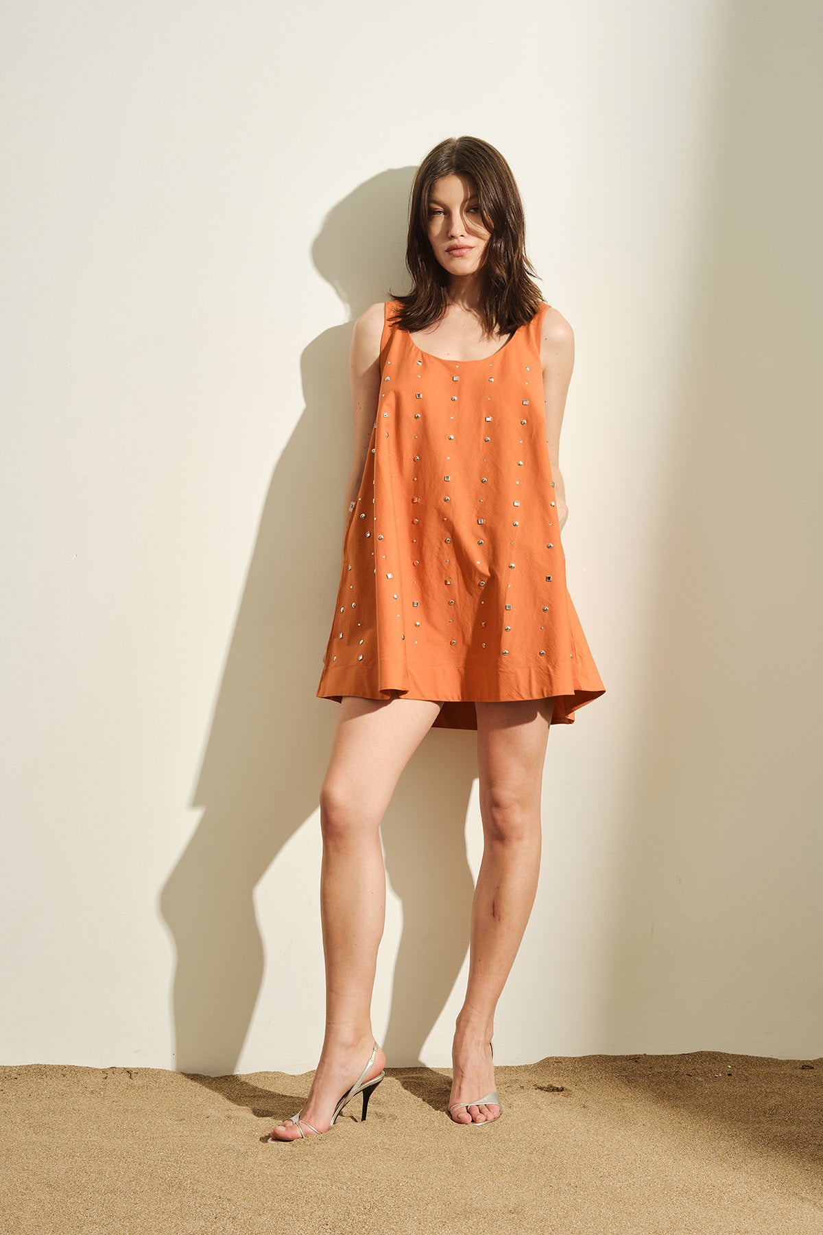 MINI DRESS CON APPLICAZIONI TERMOADESIVE
