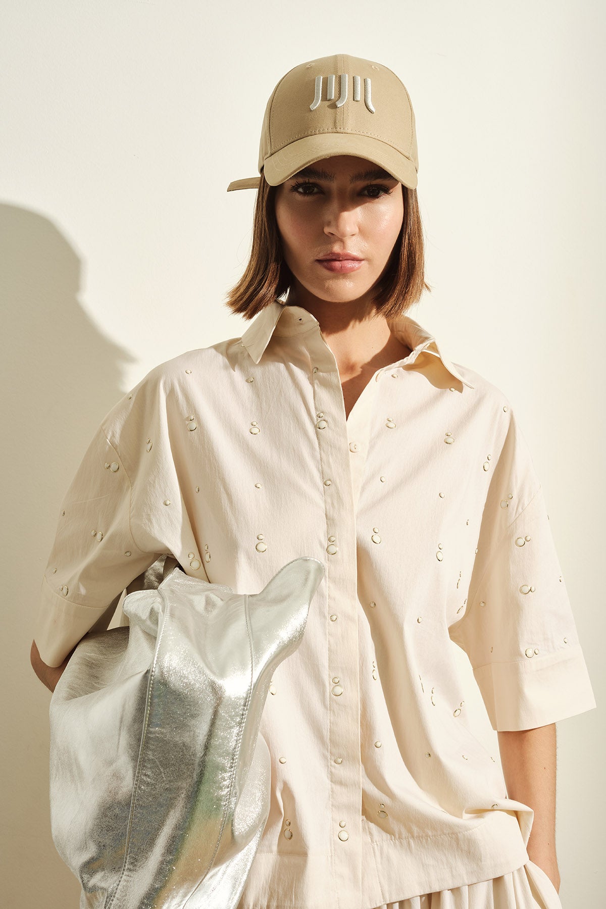 CAMICIA CON RIVETTI TERMOADESIVI ALL OVER