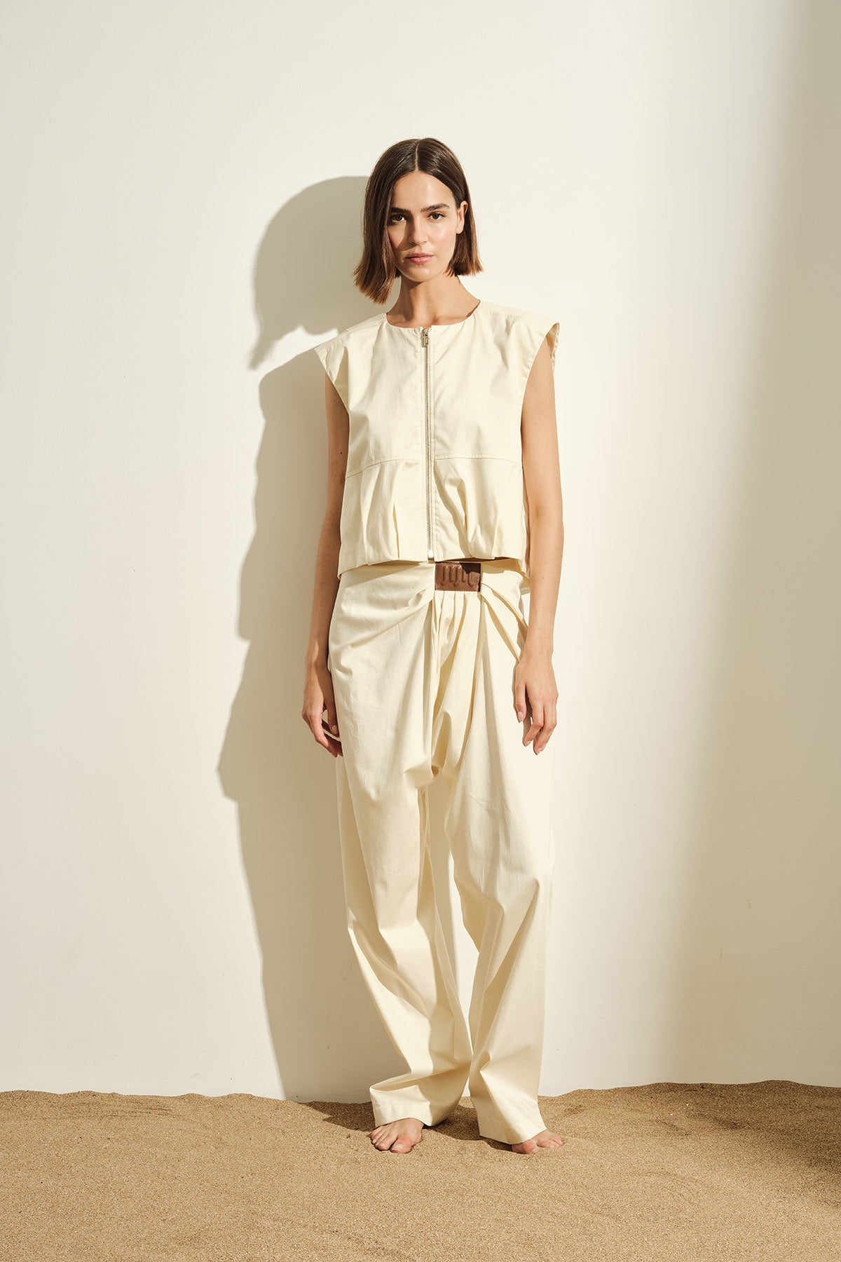 GILET SMANICATO CON CHIUSURA A ZIP