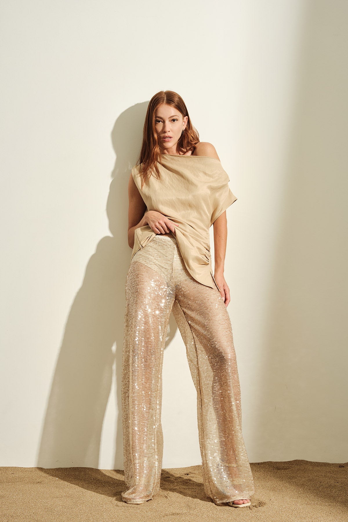 PANTALONE RIVESTITO DI PAILETTES CON GAMBA A PALAZZO