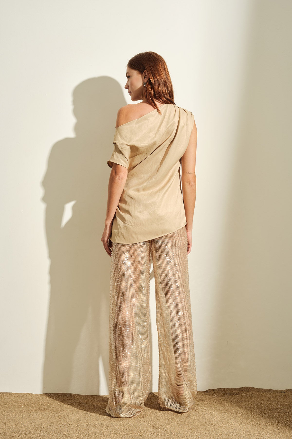 PANTALONE RIVESTITO DI PAILETTES CON GAMBA A PALAZZO