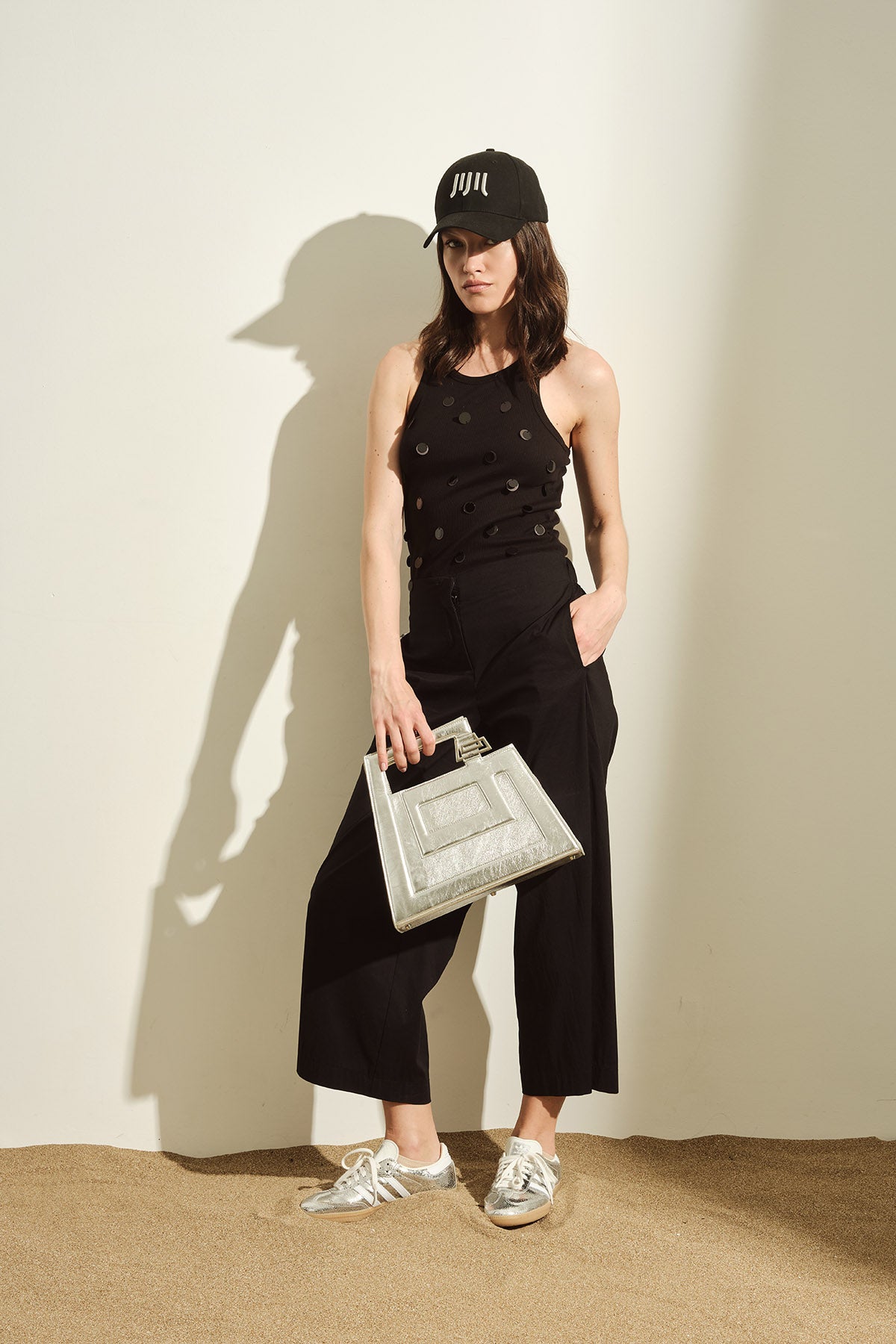 CANOTTA A COSTINE CON MAXI PAILLETTES